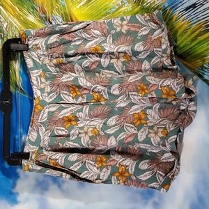 Aeropostale shorts with Elastic back waist and side pockets women's size…